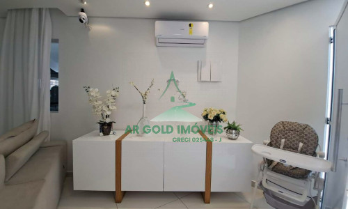 Oportunidade Única! Casa de Esquina Mobiliada com Lazer Completo – Pronta para Morar!