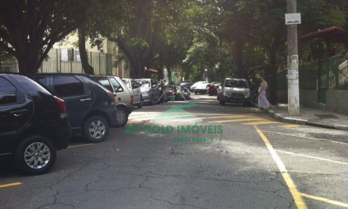 Oportunidade Única! Apartamento Térreo de 3 Dormitórios no Coração do Alto de Pinheiros!