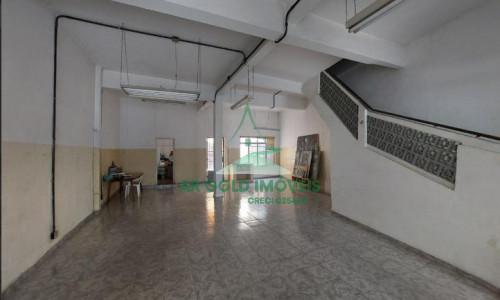 Oportunidade Única – Sobrado Espaçoso em Pinheiros, Rua Antônio Bicudo!