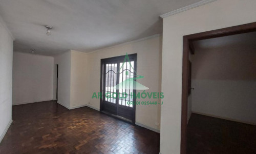 Oportunidade Única – Sobrado Espaçoso em Pinheiros, Rua Antônio Bicudo!