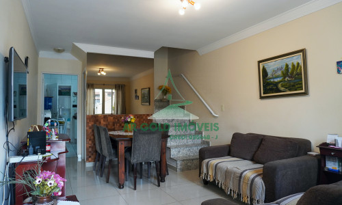 EXCLUSIVIDADE E CONFORTO: CASA COM 2 SUÍTES NA VILA POLOPOLI!