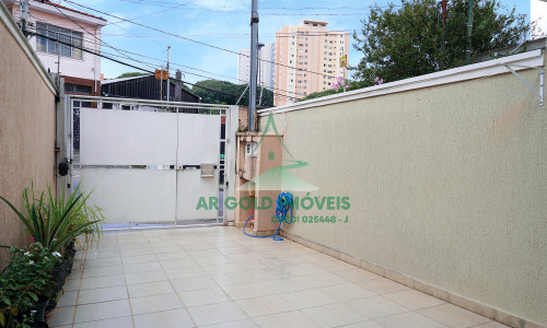 EXCLUSIVIDADE E CONFORTO: CASA COM 2 SUÍTES NA VILA POLOPOLI!
