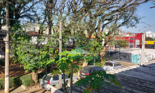 Casa Ampla e Aconchegante a 200m do Metrô Morumbi – Conforto, Espaço e Localização Privilegiada!